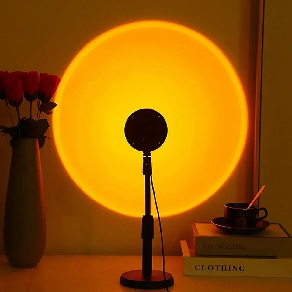 VitalGlowDesign™ Sunset Lamp LED, Telecomando, 16 Colori, 360°, 4 Modalità per Foto Social