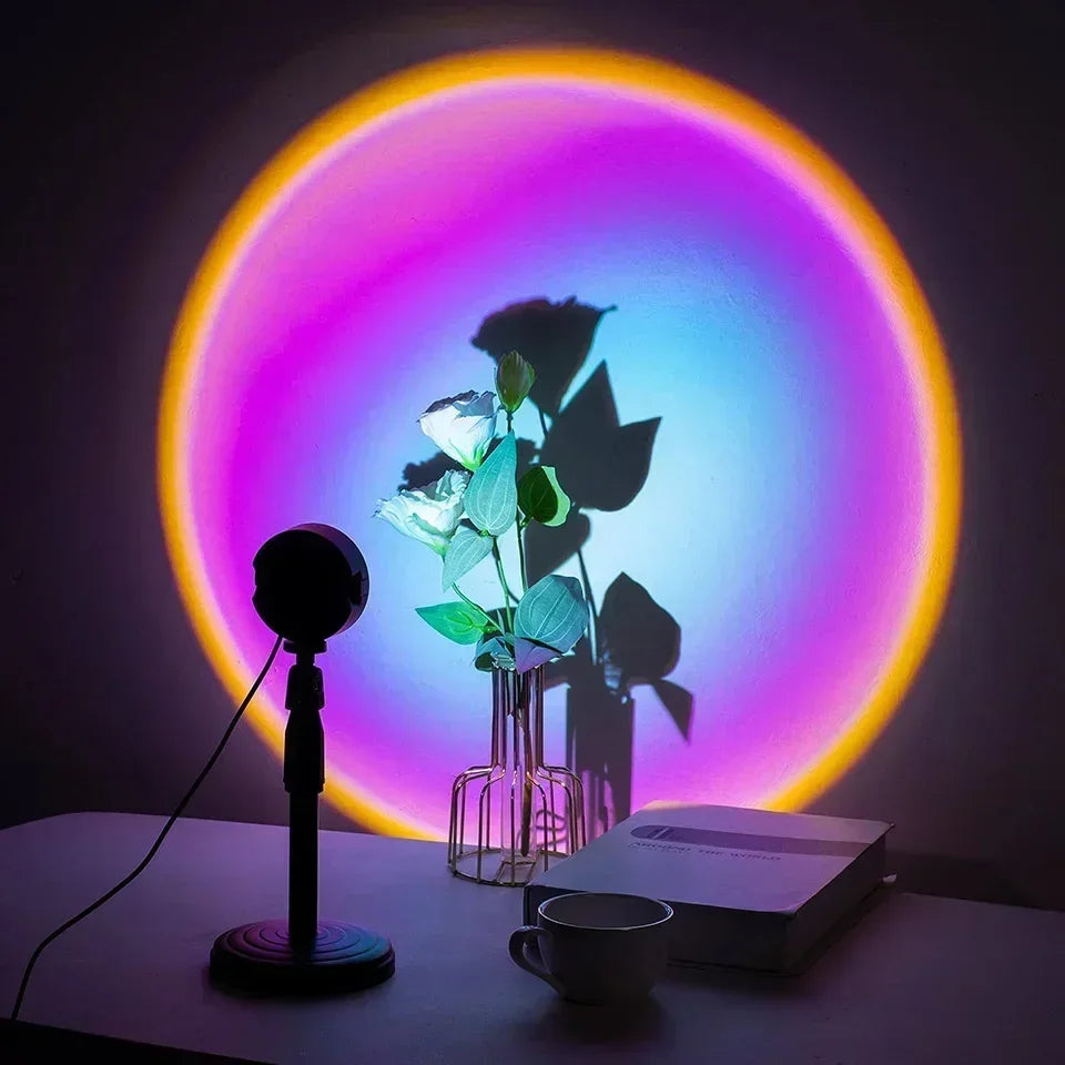 VitalGlowDesign™ Sunset Lamp LED, Telecomando, 16 Colori, 360°, 4 Modalità per Foto Social